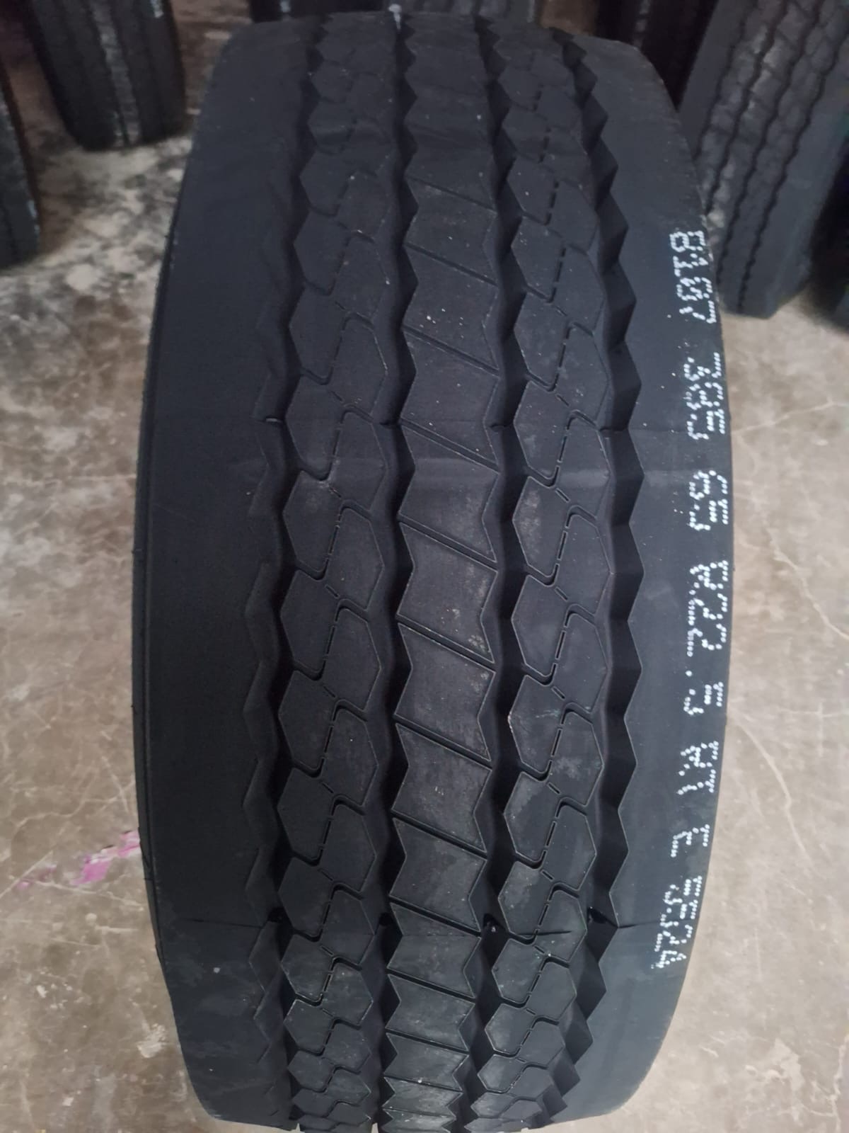 لاستیک ۳۸۵ آپولو هند🇮🇳