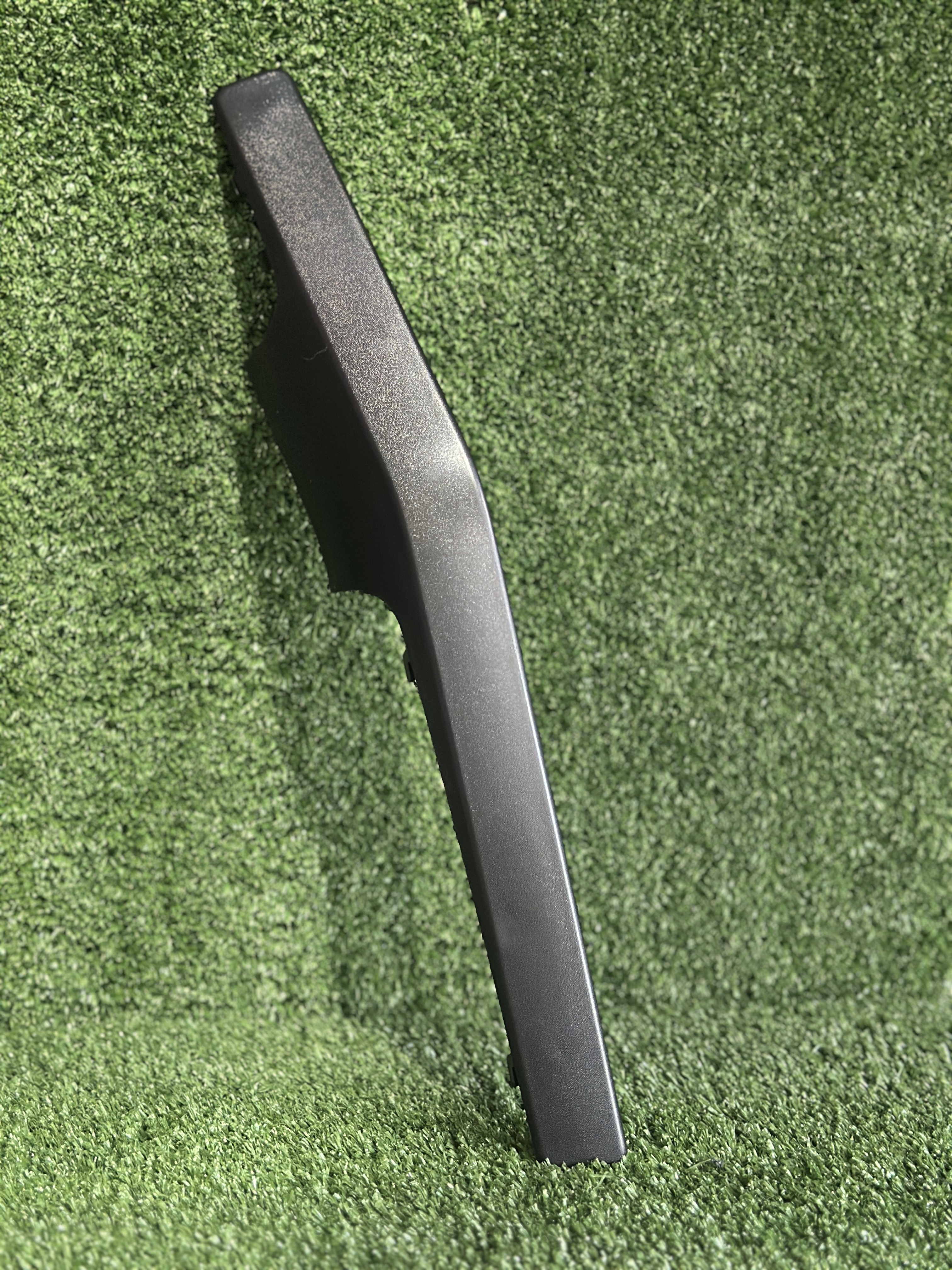 ‌کورکن یک تیکه پشت آینه رنو T تایوان