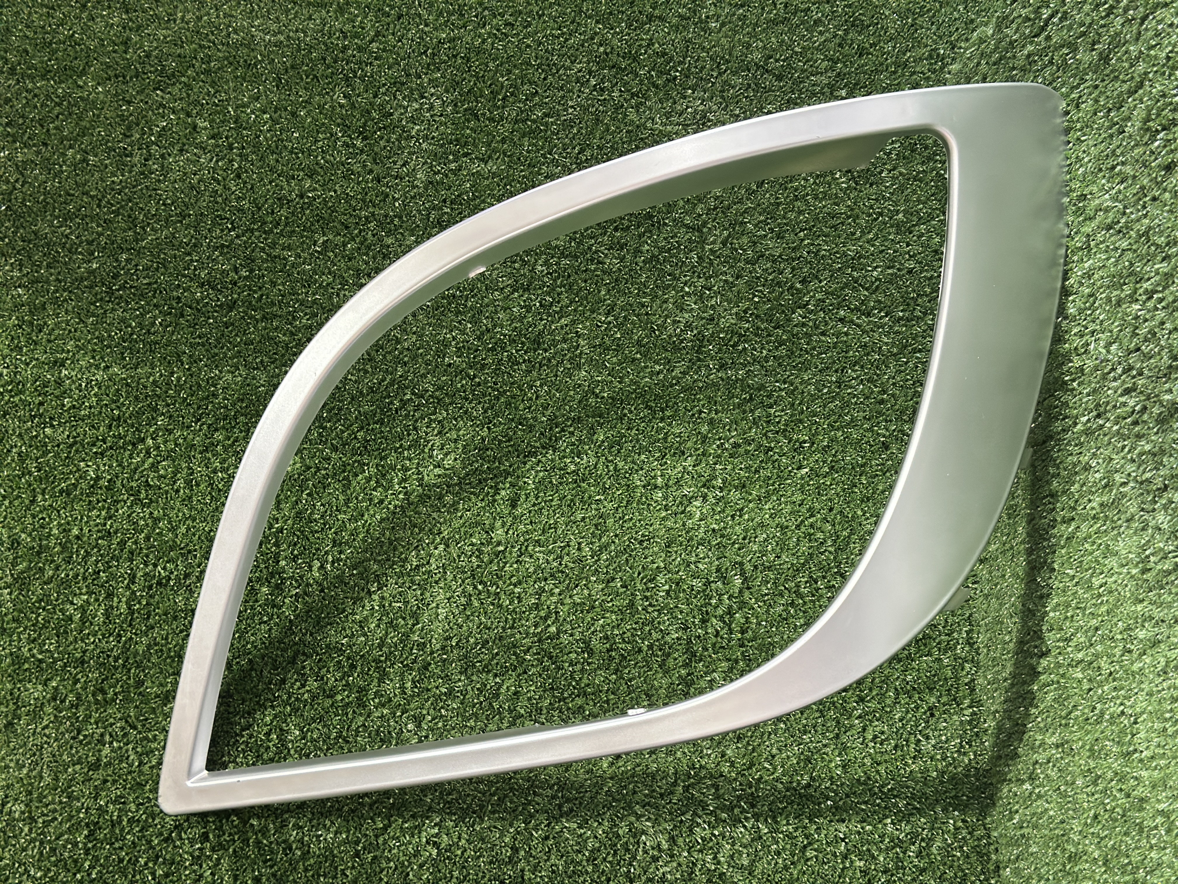 فریم دور جلو چراغ داف یورو6 تایوان