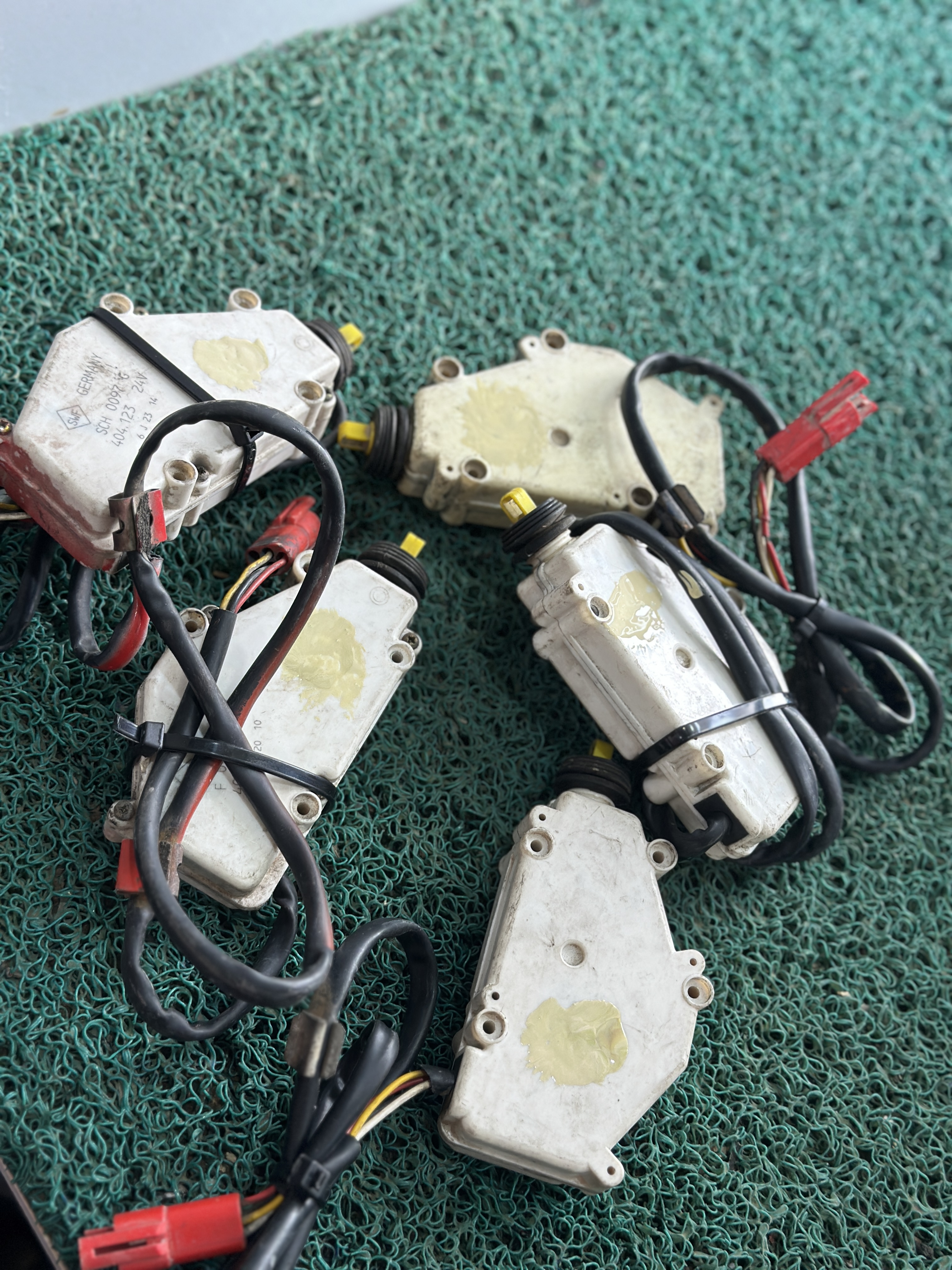 پمپ قفل مرکزی اسکانیا استوک