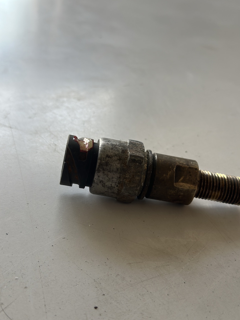 سنسور سوکت گرد روی کیسه باد اسکانیا