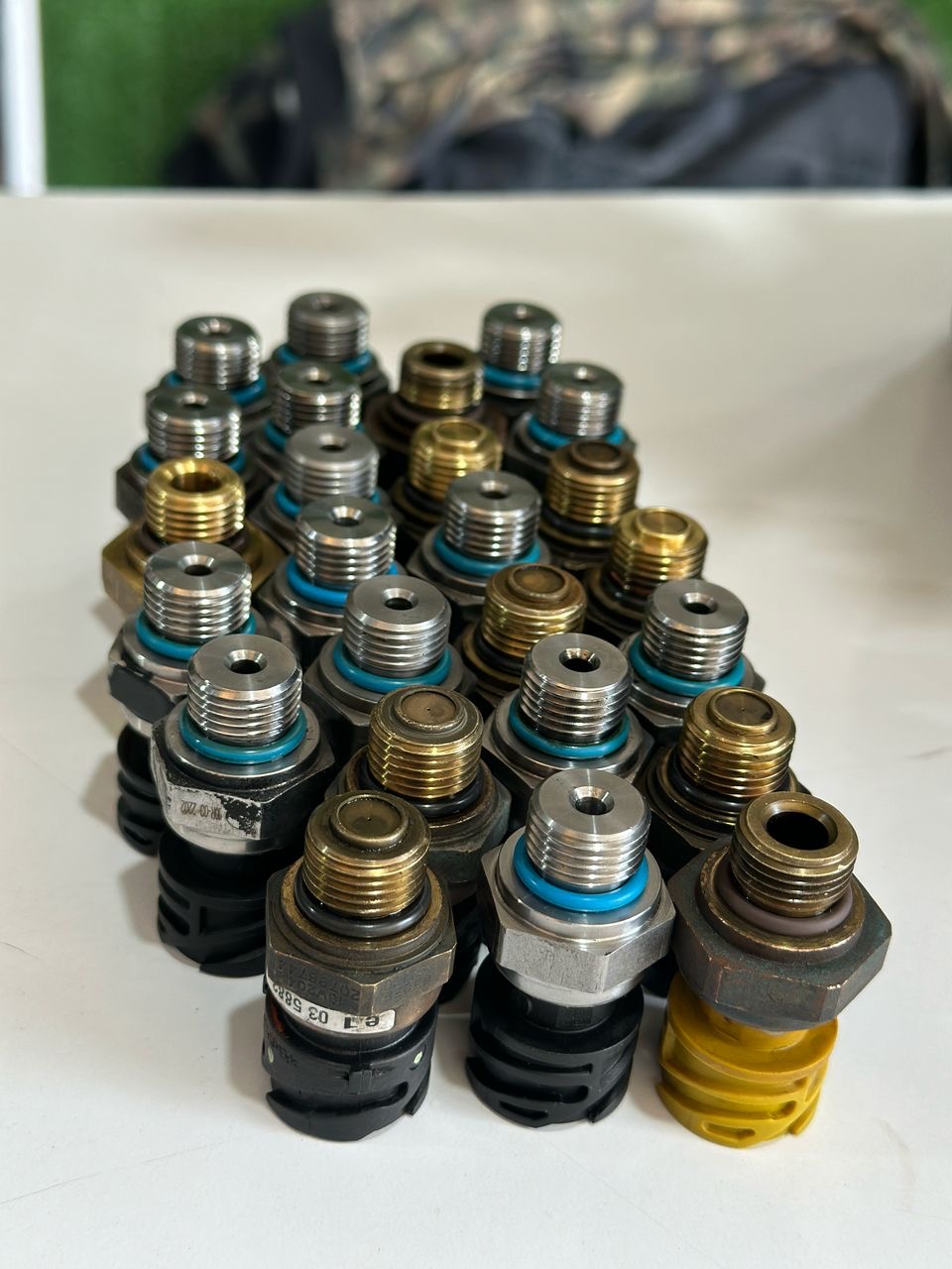 فشنگی روغن VOLVO اصلی استوک