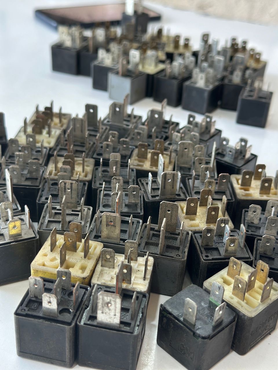 رله اصلی استوک