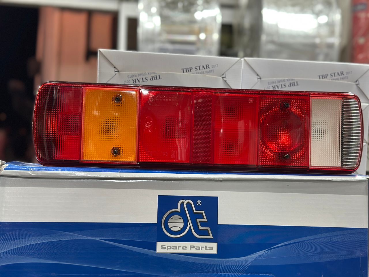 چراغ خطر اسکانیا R420 و FH قدیم دیزل تکنیک آلمان